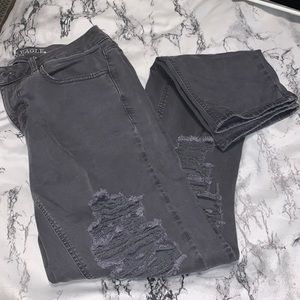 American Eagle Gray TomGirl Distressed Jean